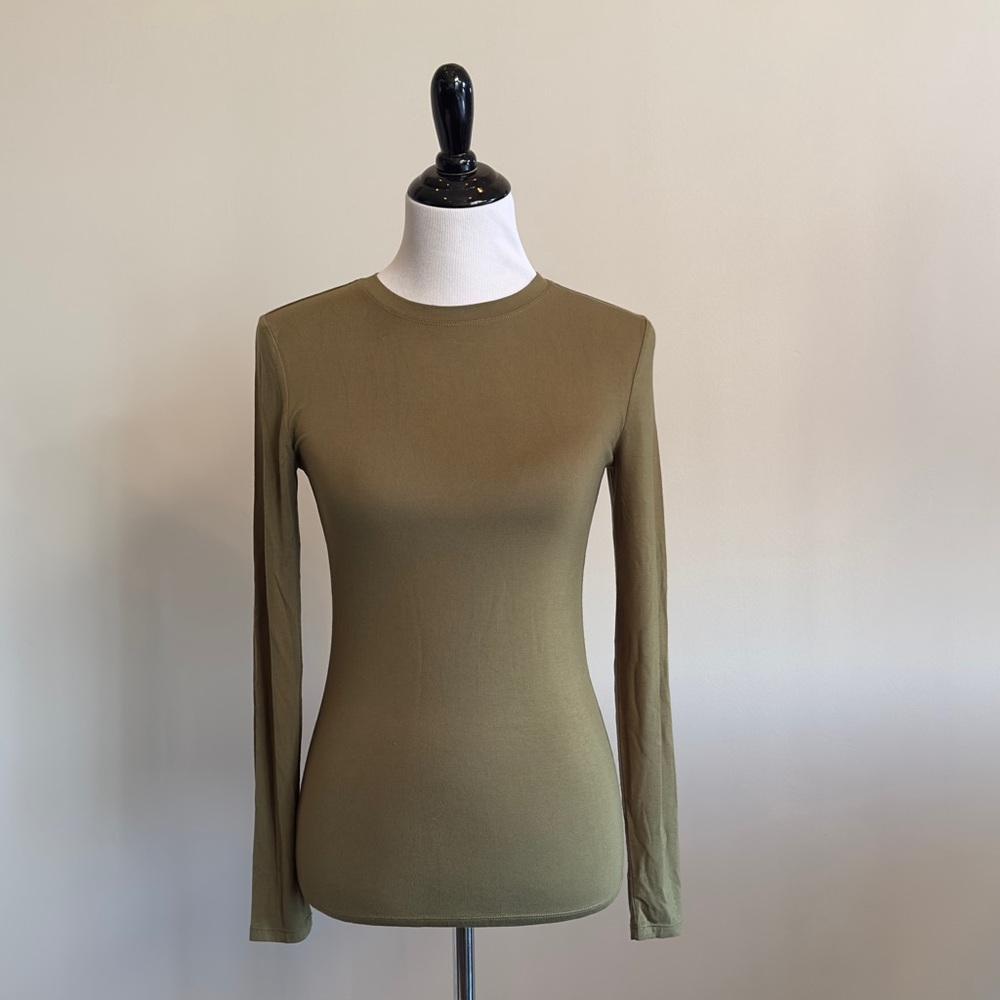 Long-sleeve shirt. BCBGMAXAZRIA